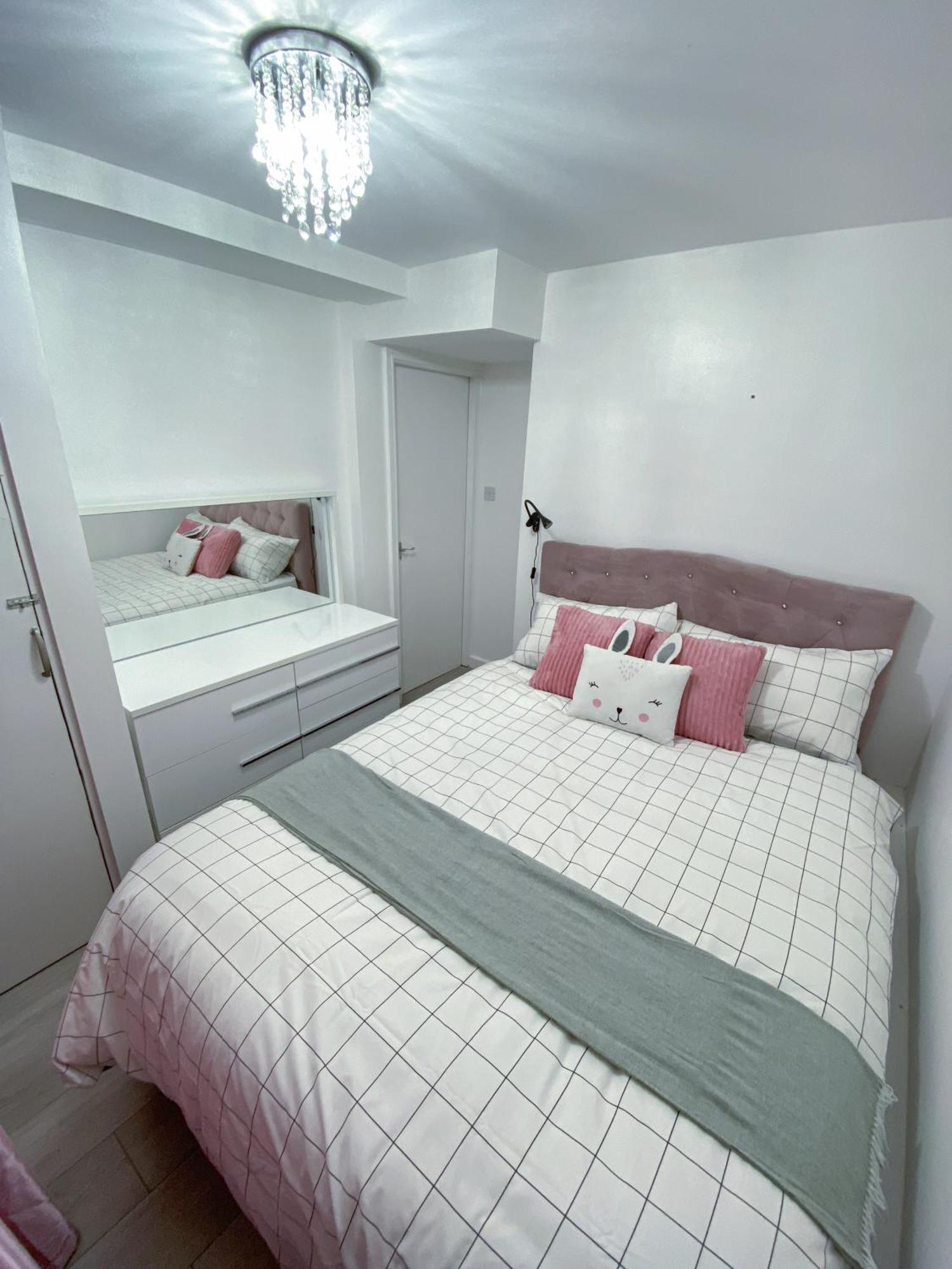 2 Bedroom Flat, Dalston Junction, Londra Dış mekan fotoğraf